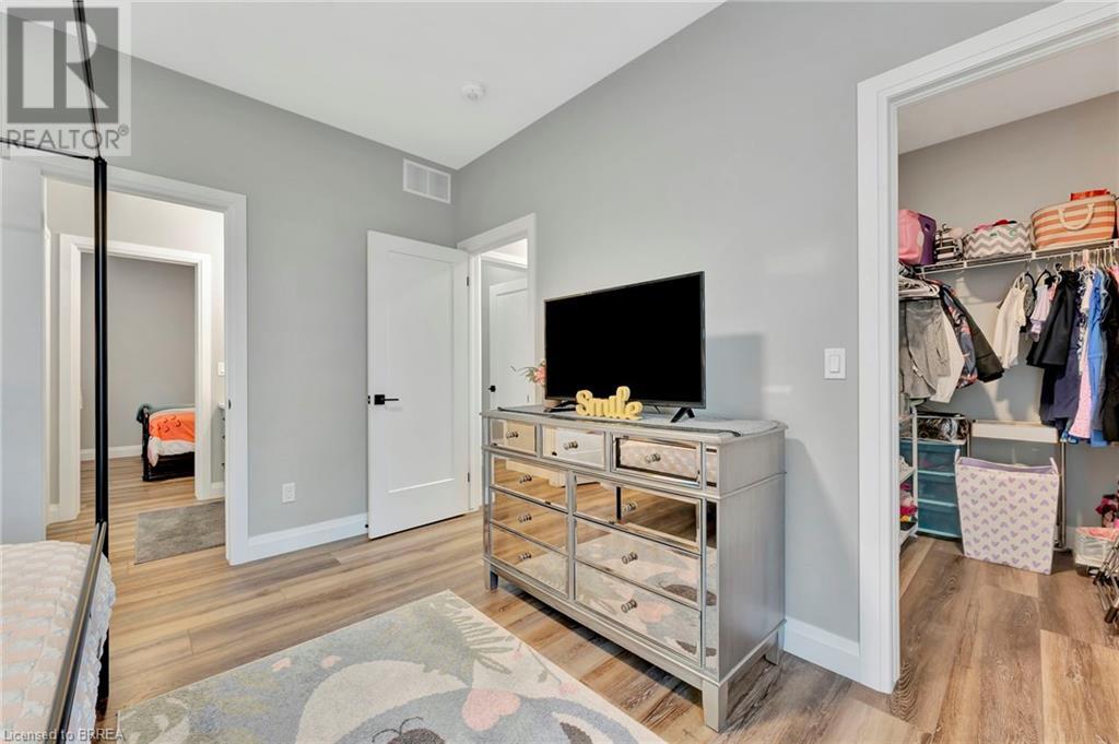 Photo 21 of 14 Hudson Drive, Brantford ON