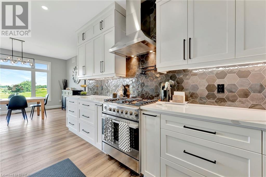 Photo 6 of 14 Hudson Drive, Brantford ON
