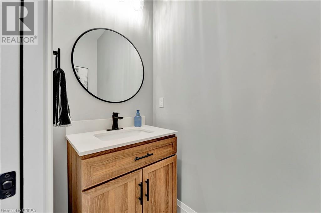 Photo 20 of 14 Hudson Drive, Brantford ON