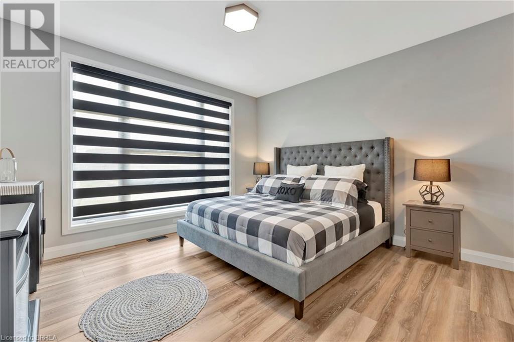 Photo 25 of 14 Hudson Drive, Brantford ON