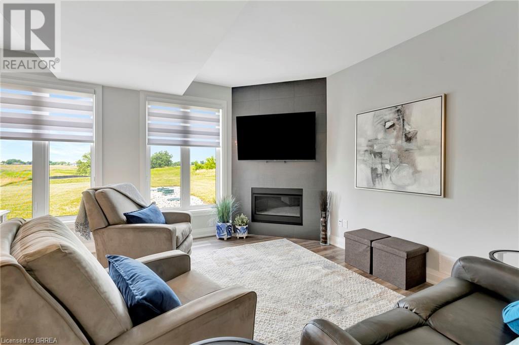 Photo 3 of 14 Hudson Drive, Brantford ON