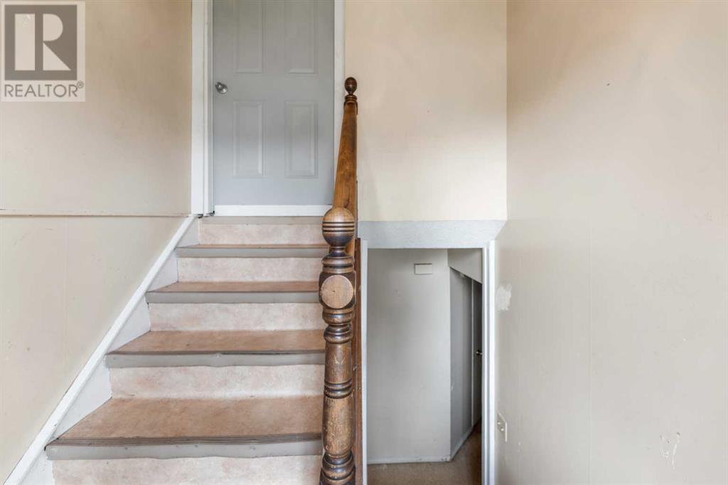 Single Family House Bi-level for Sale in   Street NE Temple Calgary 