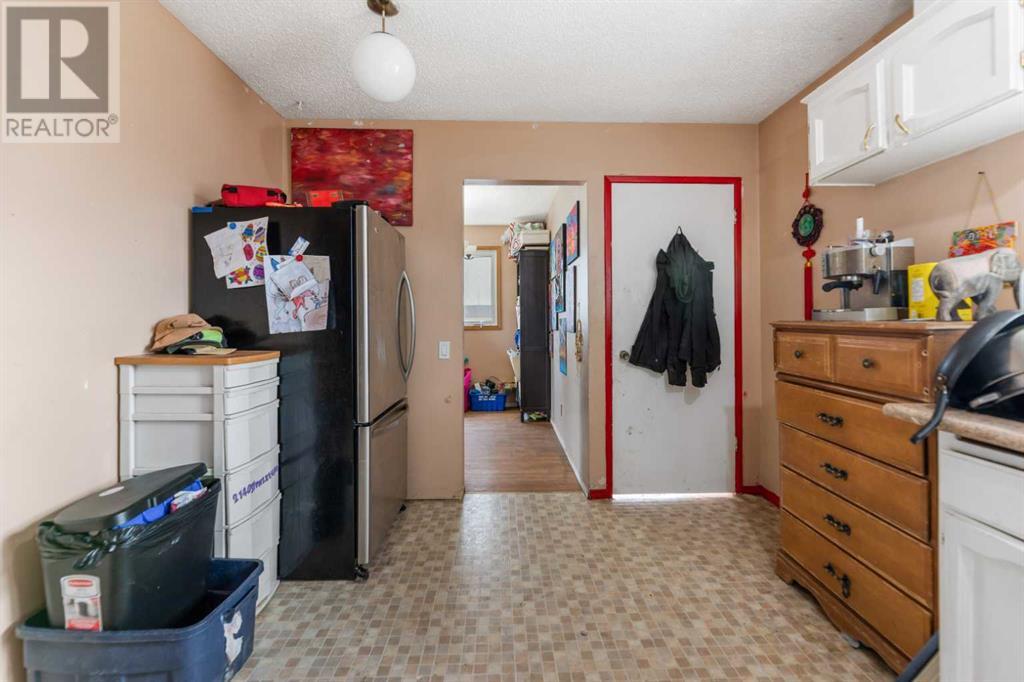 Single Family House Bi-level for Sale in   Street NE Temple Calgary 