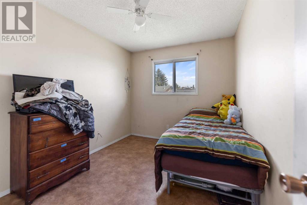 Single Family House Bi-level for Sale in   Street NE Temple Calgary 