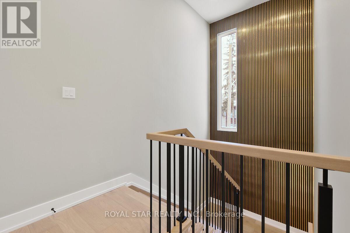 Photo 10 of 253 Duncairn Avenue, Ottawa ON