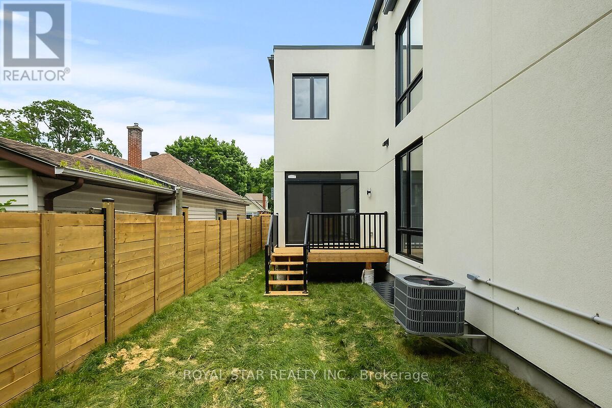 Photo 25 of 253 Duncairn Avenue, Ottawa ON
