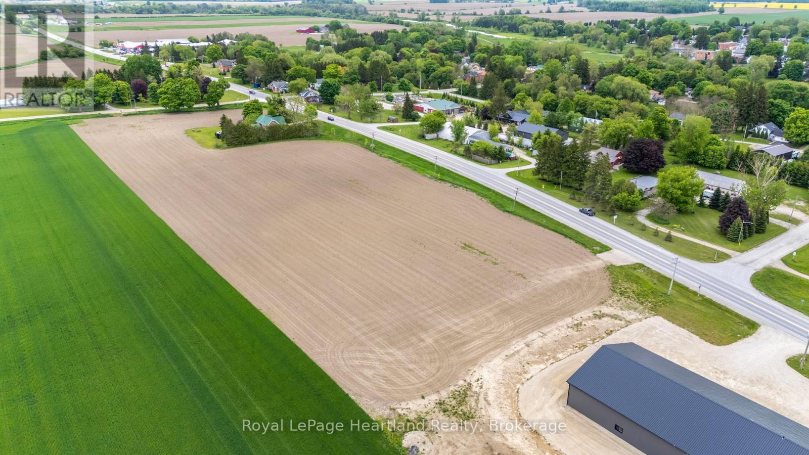 Photo 6 of 2027 Harriston Road, Howick ON