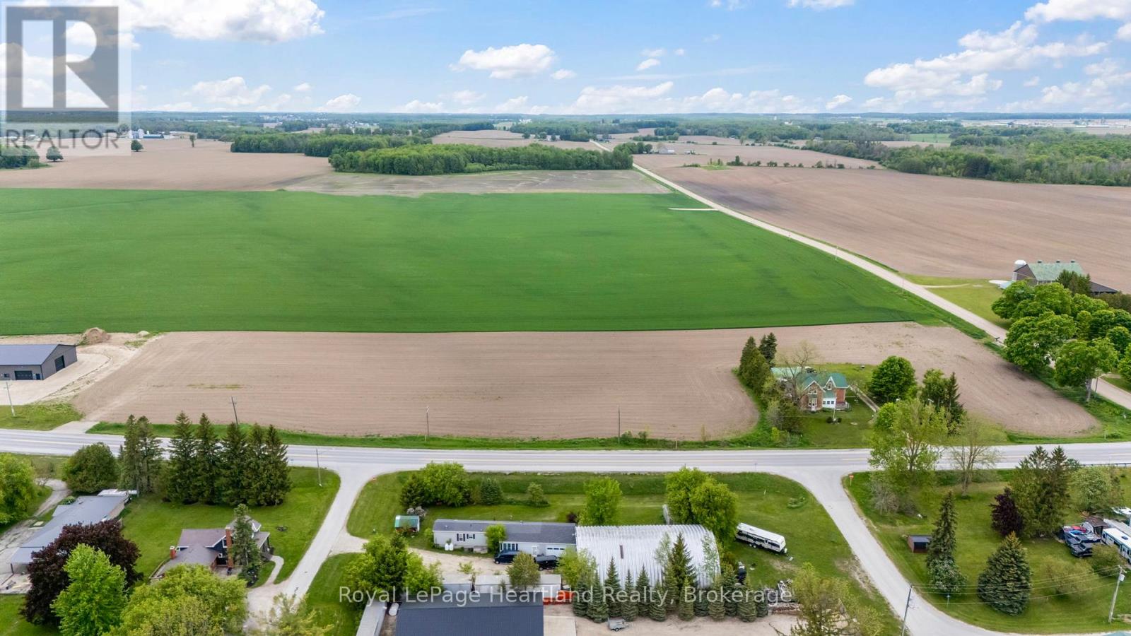 Photo 7 of 2027 Harriston Road, Howick ON