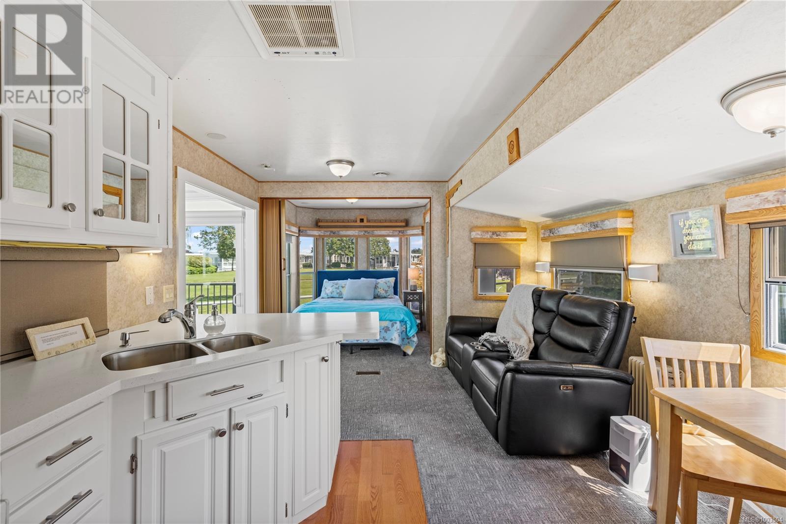 302 200 Corfield St, Parksville