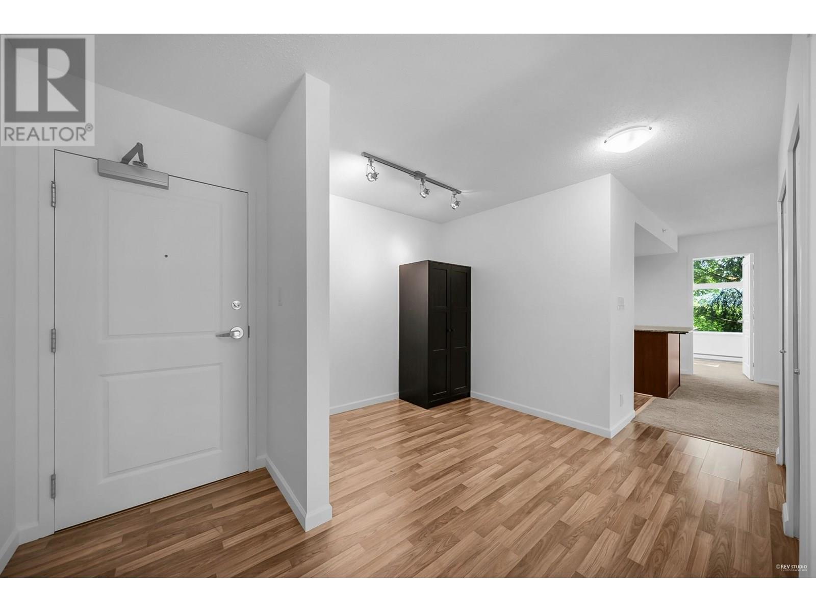 Photo 8 of 207 9262 University Crescent, Burnaby BC