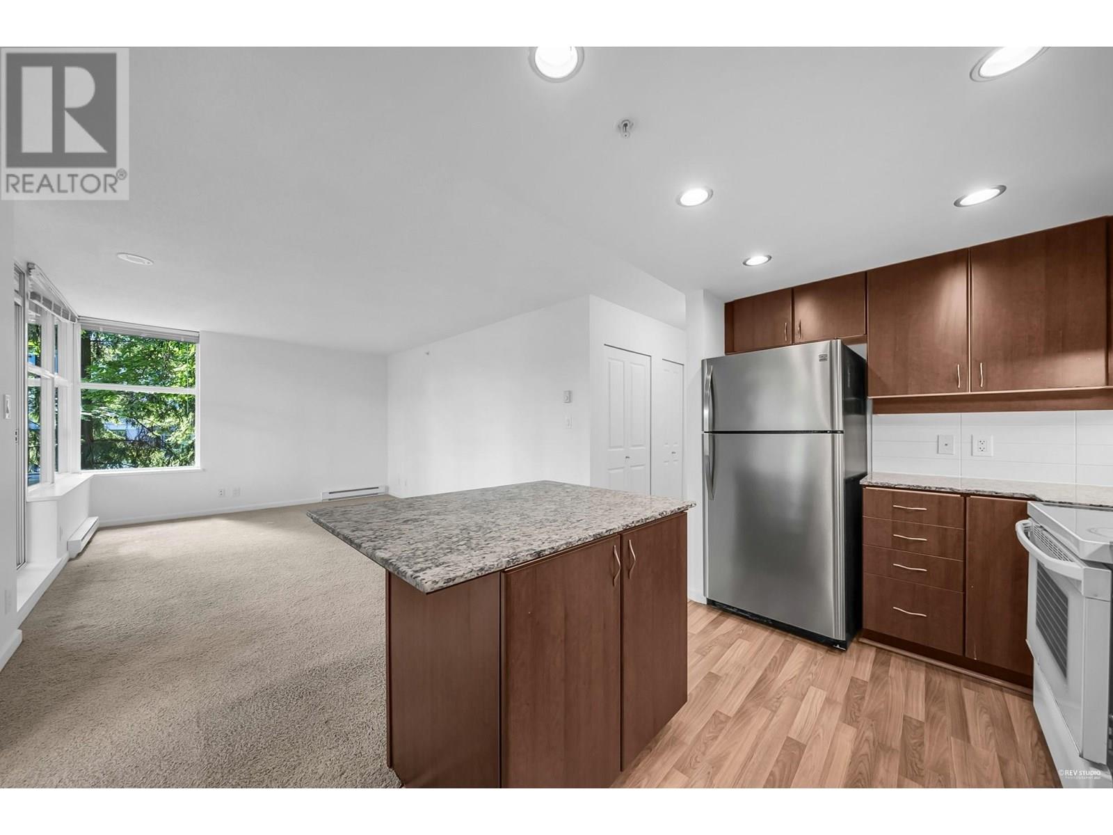 Photo 12 of 207 9262 University Crescent, Burnaby BC
