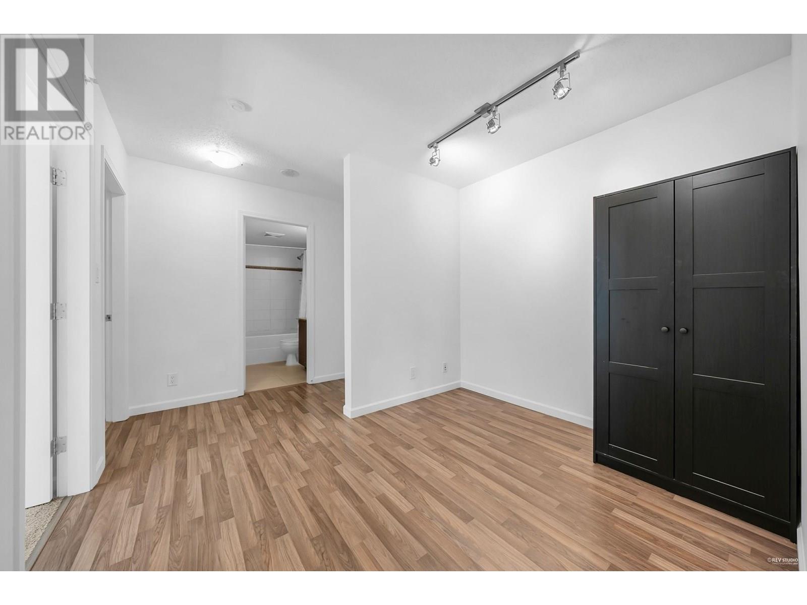 Photo 7 of 207 9262 University Crescent, Burnaby BC