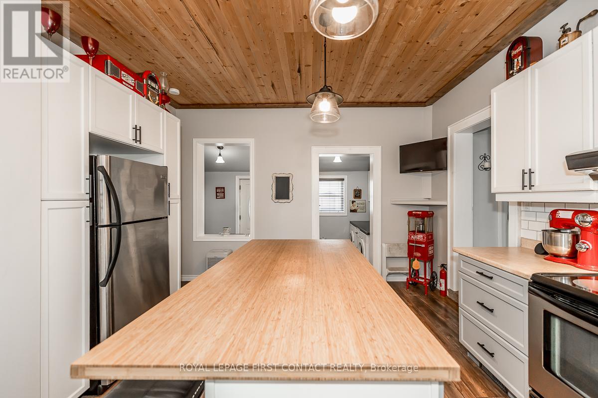Photo 36 of 7424 County Rd 91 Road, Clearview ON