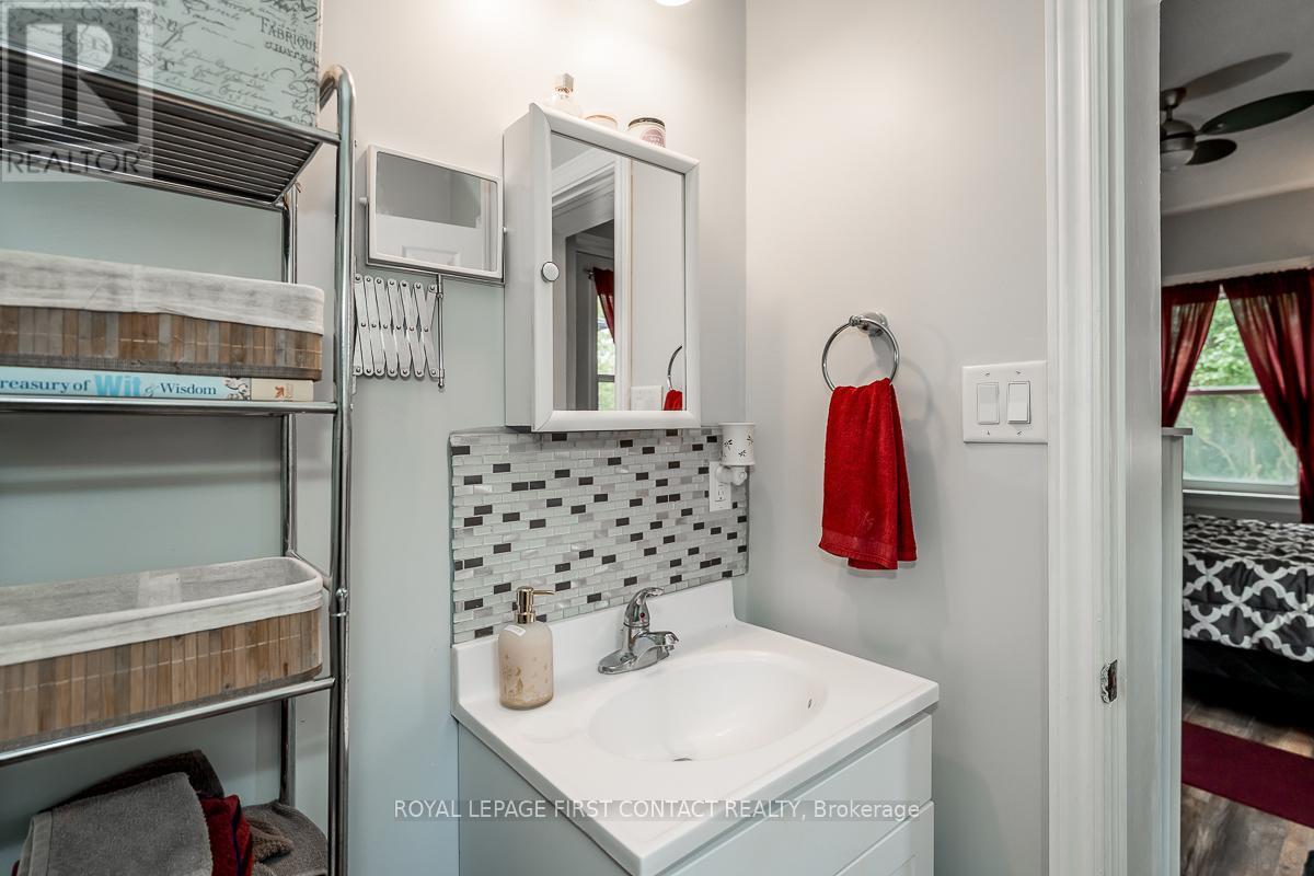 Photo 22 of 7424 County Rd 91 Road, Clearview ON