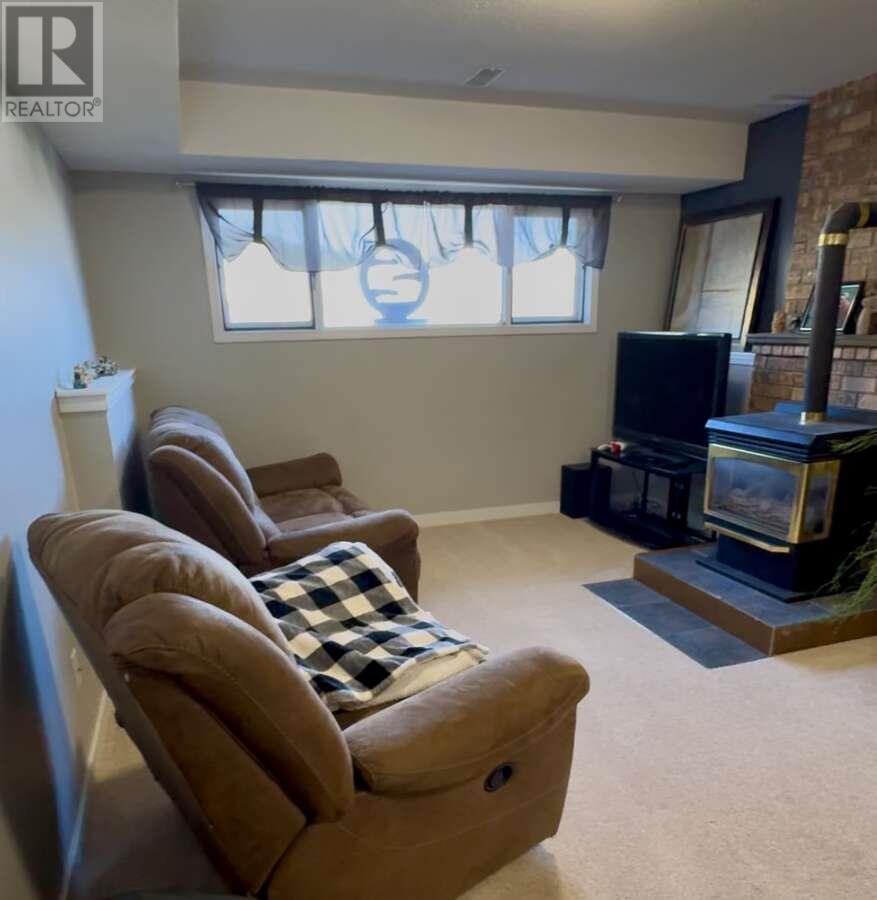 27 Preston Crescent, Enderby