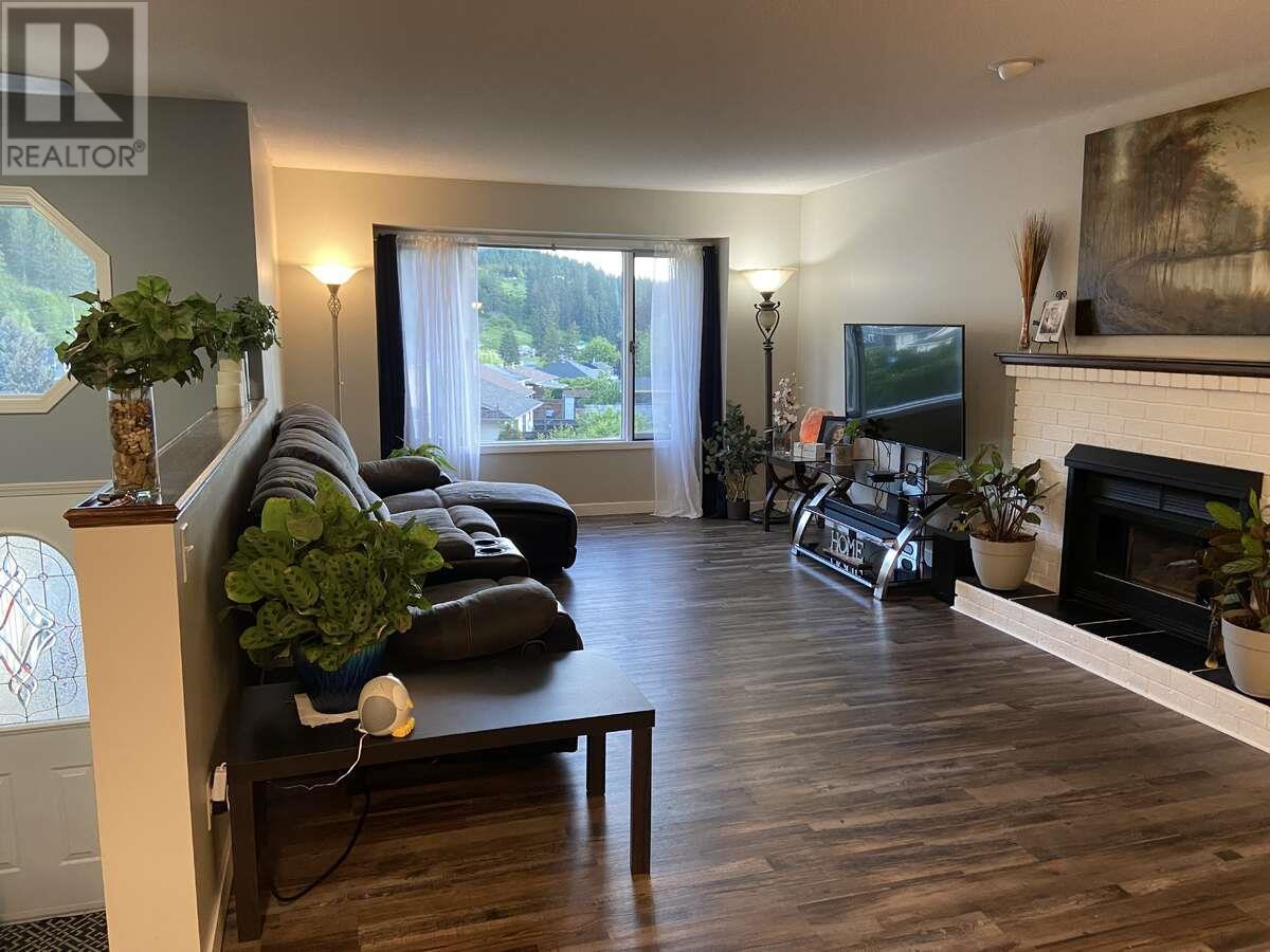 27 Preston Crescent, Enderby