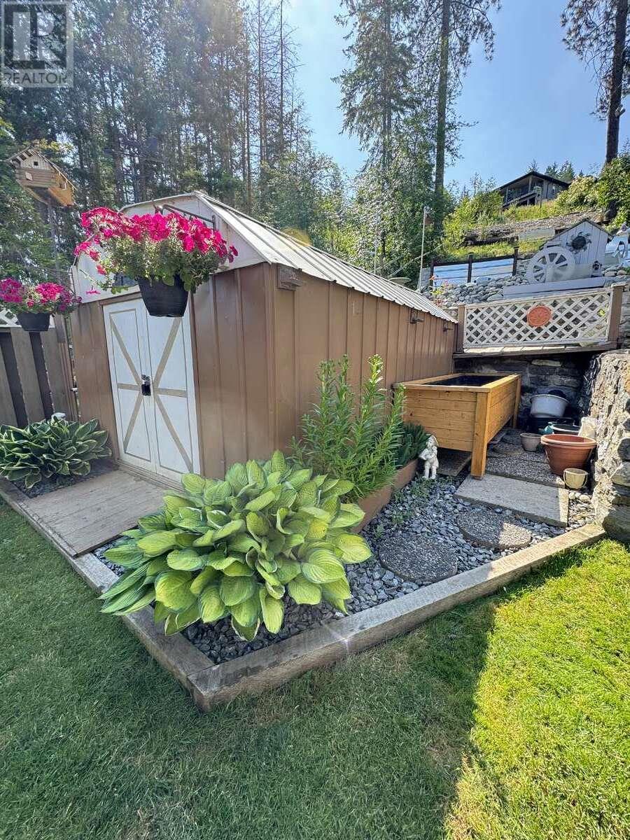 27 Preston Crescent, Enderby