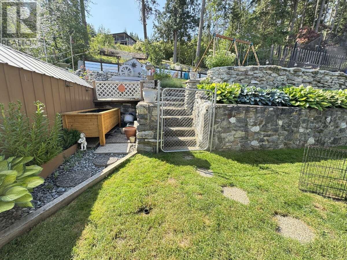 27 Preston Crescent, Enderby