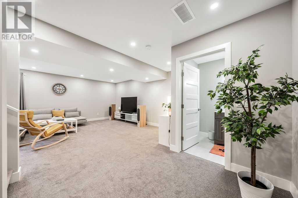 88 SUNDOWN MANOR - Image 31