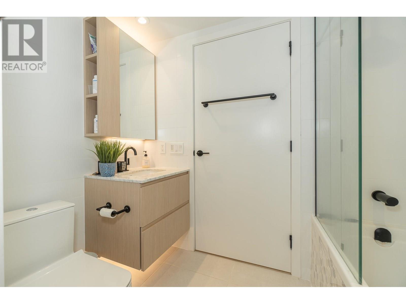 Photo 12 of 505 1180 Broughton Street, Vancouver BC