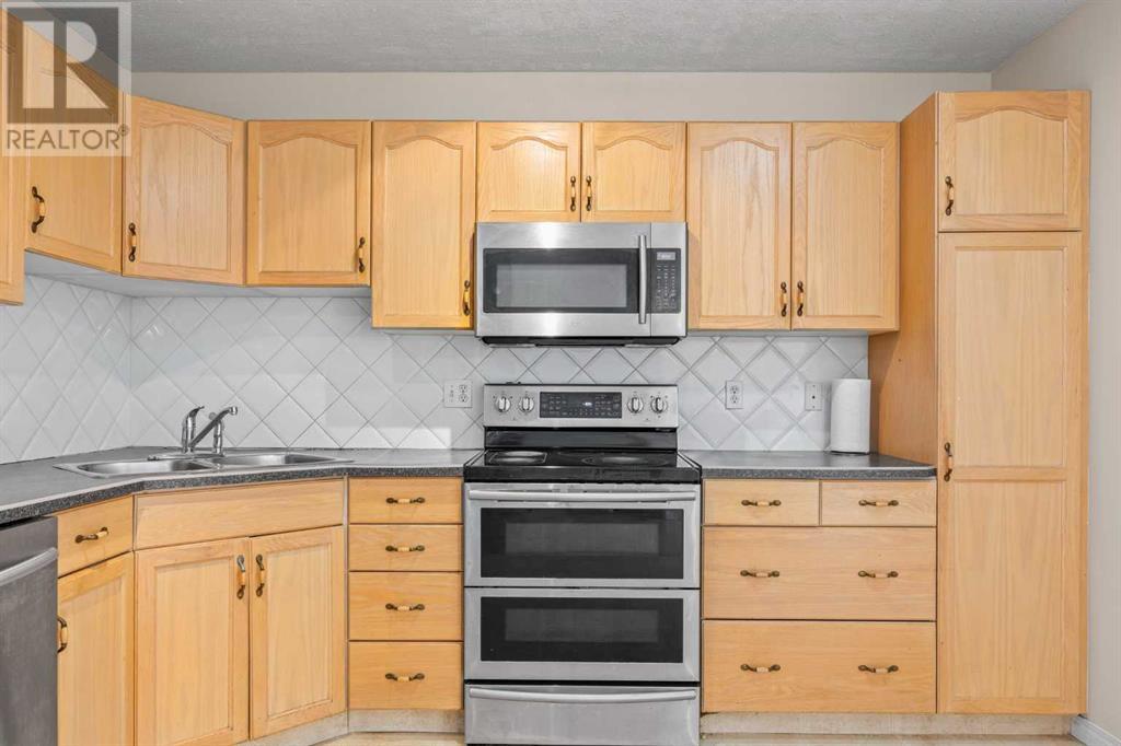 Single Family House for Sale in  Chaparral Ridge Terrace SE Chaparral Calgary 