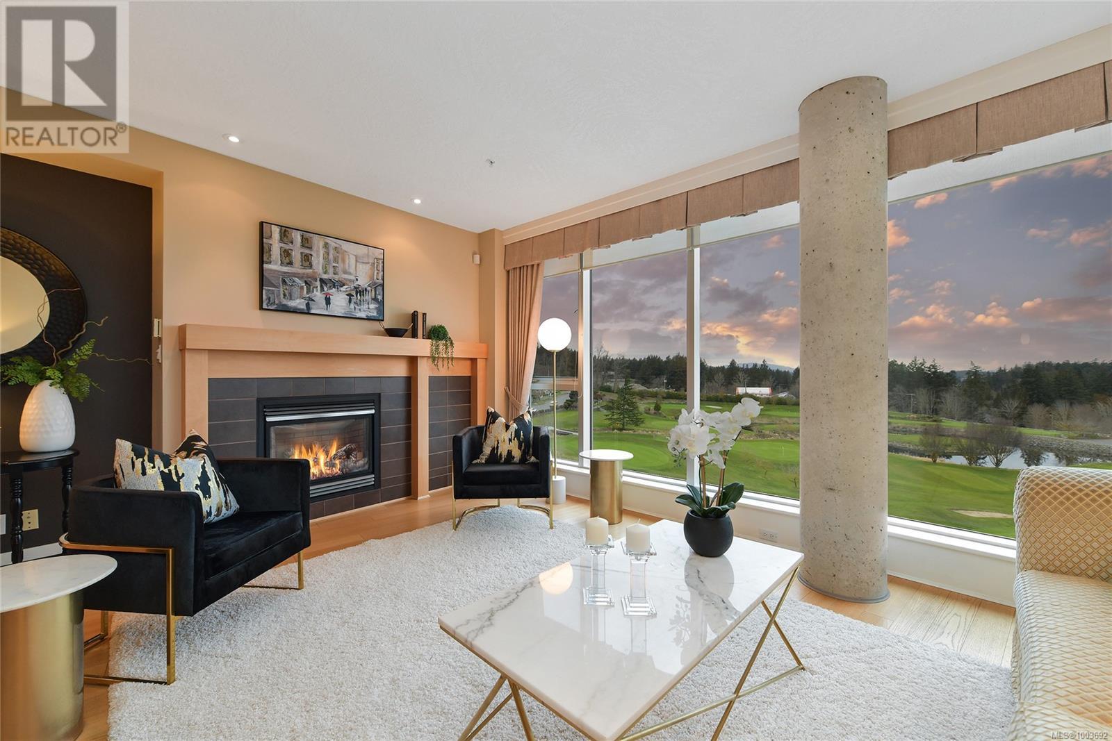 Photo 10 of 505 5332 Sayward Hill Cres, Saanich BC
