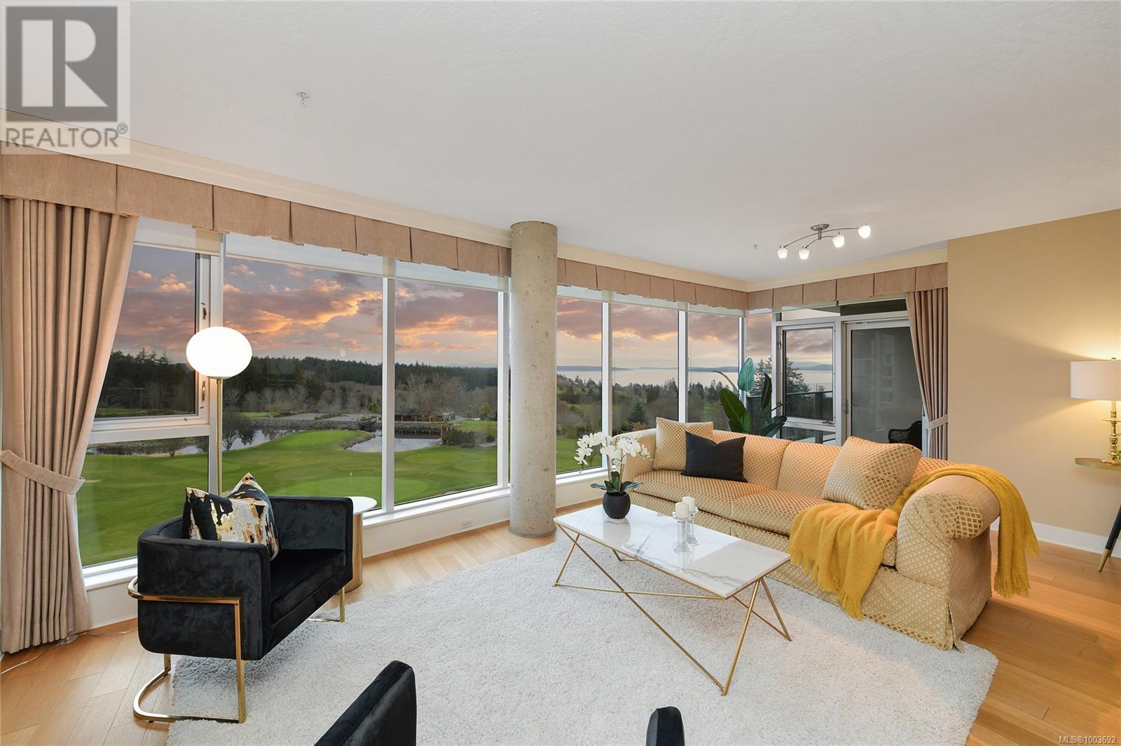 Photo 11 of 505 5332 Sayward Hill Cres, Saanich BC
