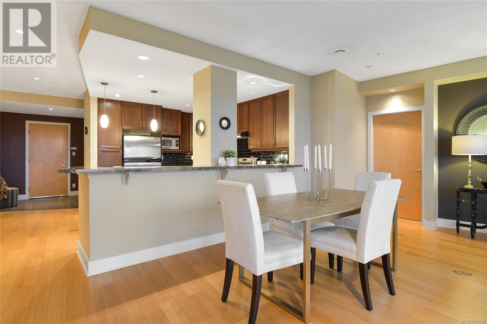 Photo 27 of 505 5332 Sayward Hill Cres, Saanich BC