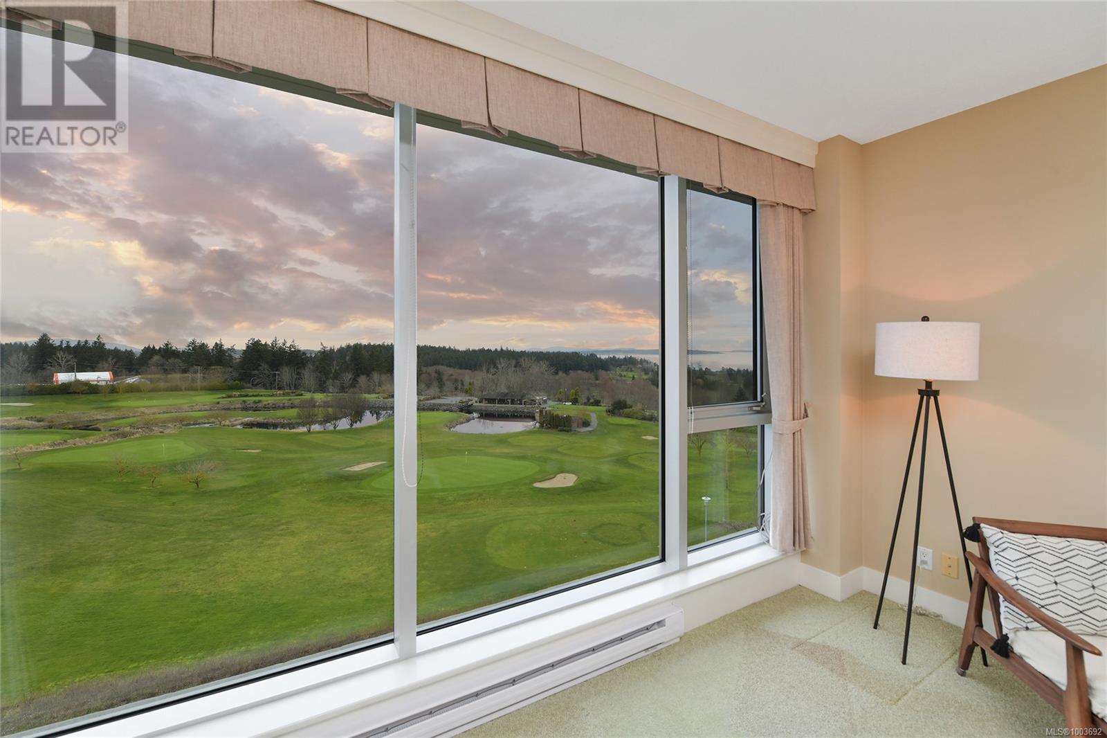 Photo 33 of 505 5332 Sayward Hill Cres, Saanich BC