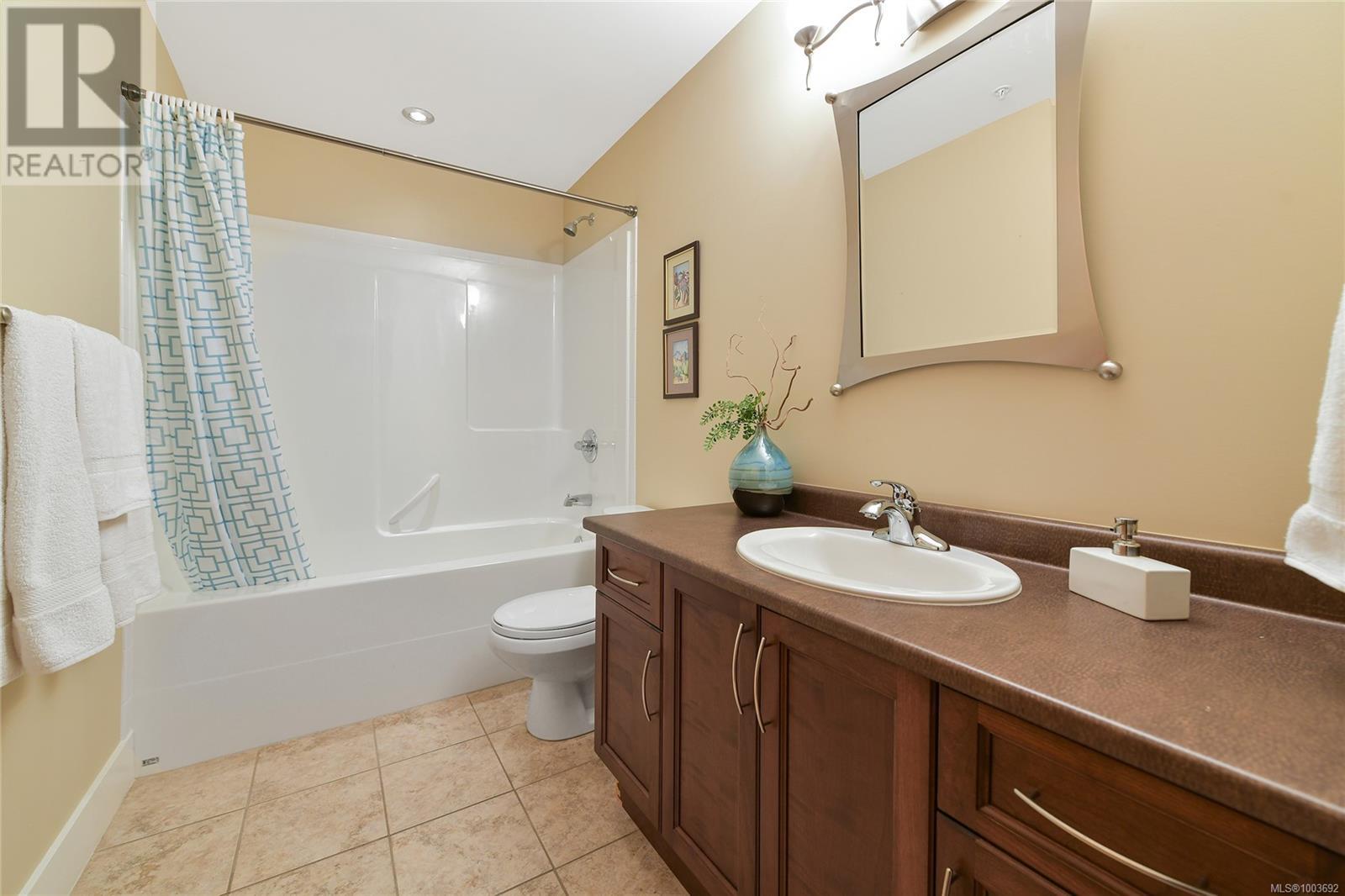 Photo 48 of 505 5332 Sayward Hill Cres, Saanich BC