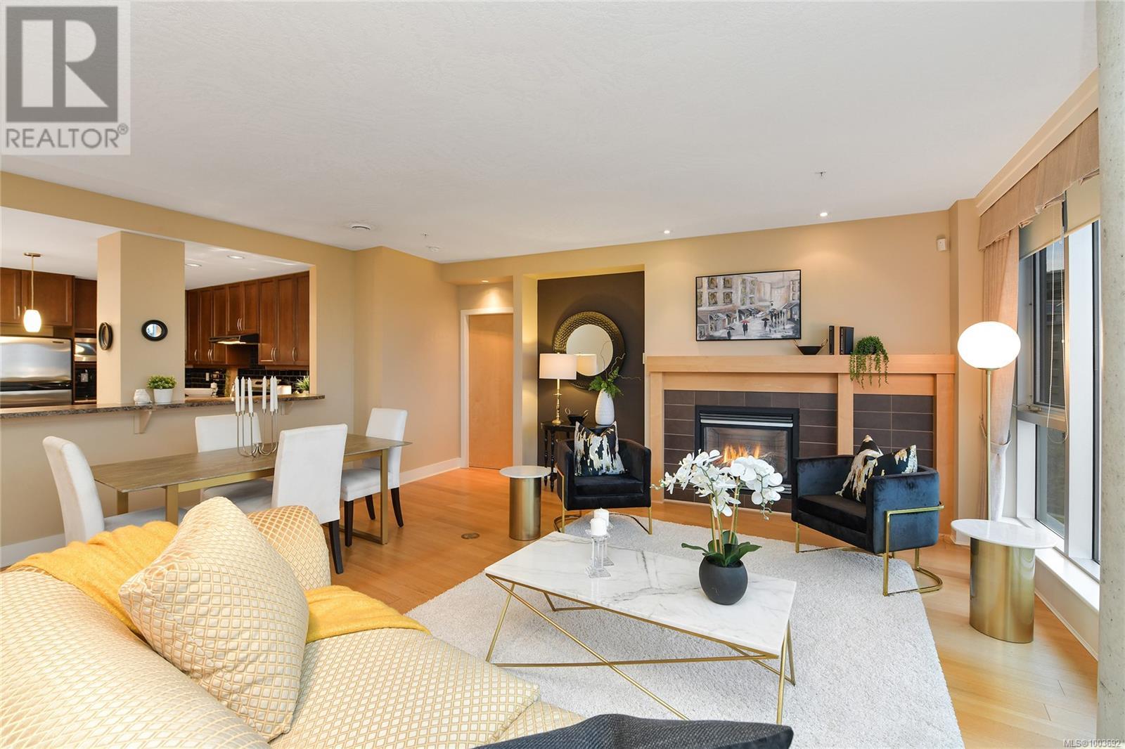 Photo 9 of 505 5332 Sayward Hill Cres, Saanich BC