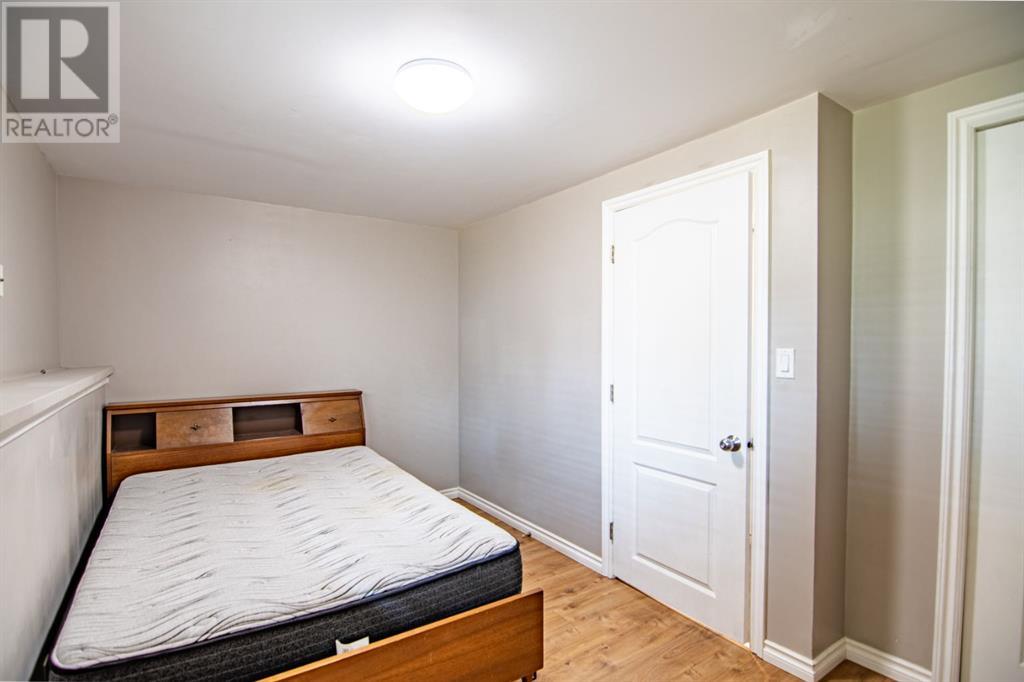 Photo 23 of 44 Oyen Crescent, Red Deer AB