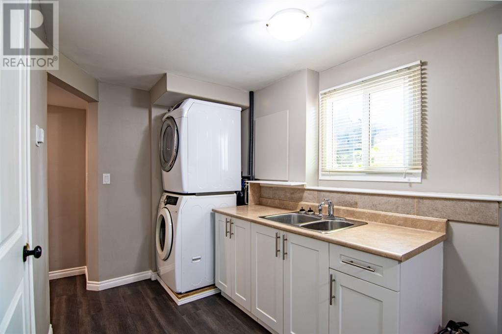 Photo 25 of 44 Oyen Crescent, Red Deer AB
