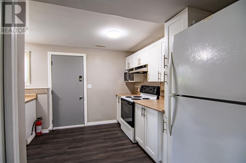 Photo 5 of 44 Oyen Crescent, Red Deer AB