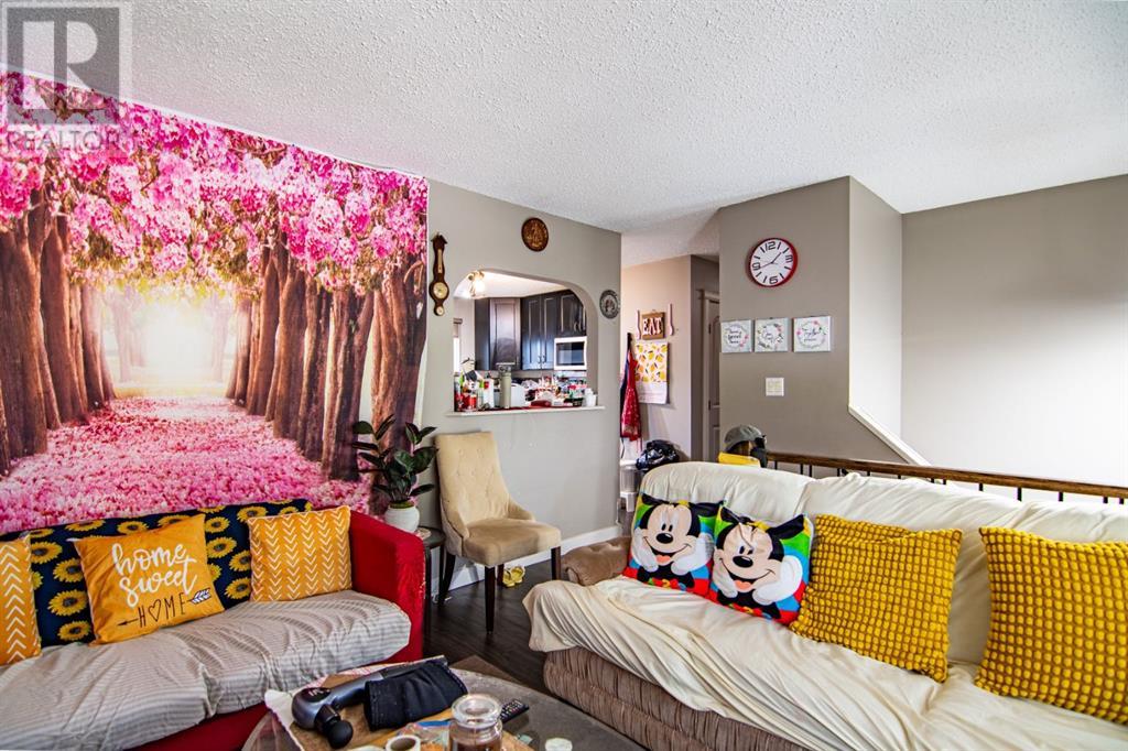 Photo 20 of 44 Oyen Crescent, Red Deer AB