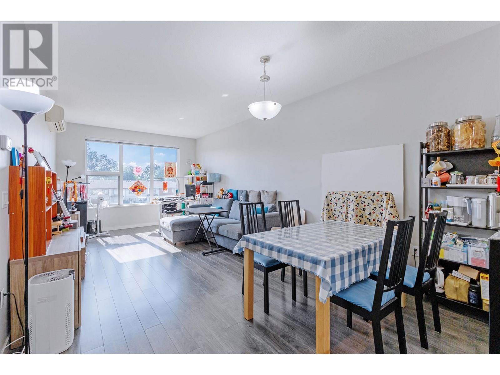 Photo 5 of 320 9311 Alexandra Road, Richmond BC