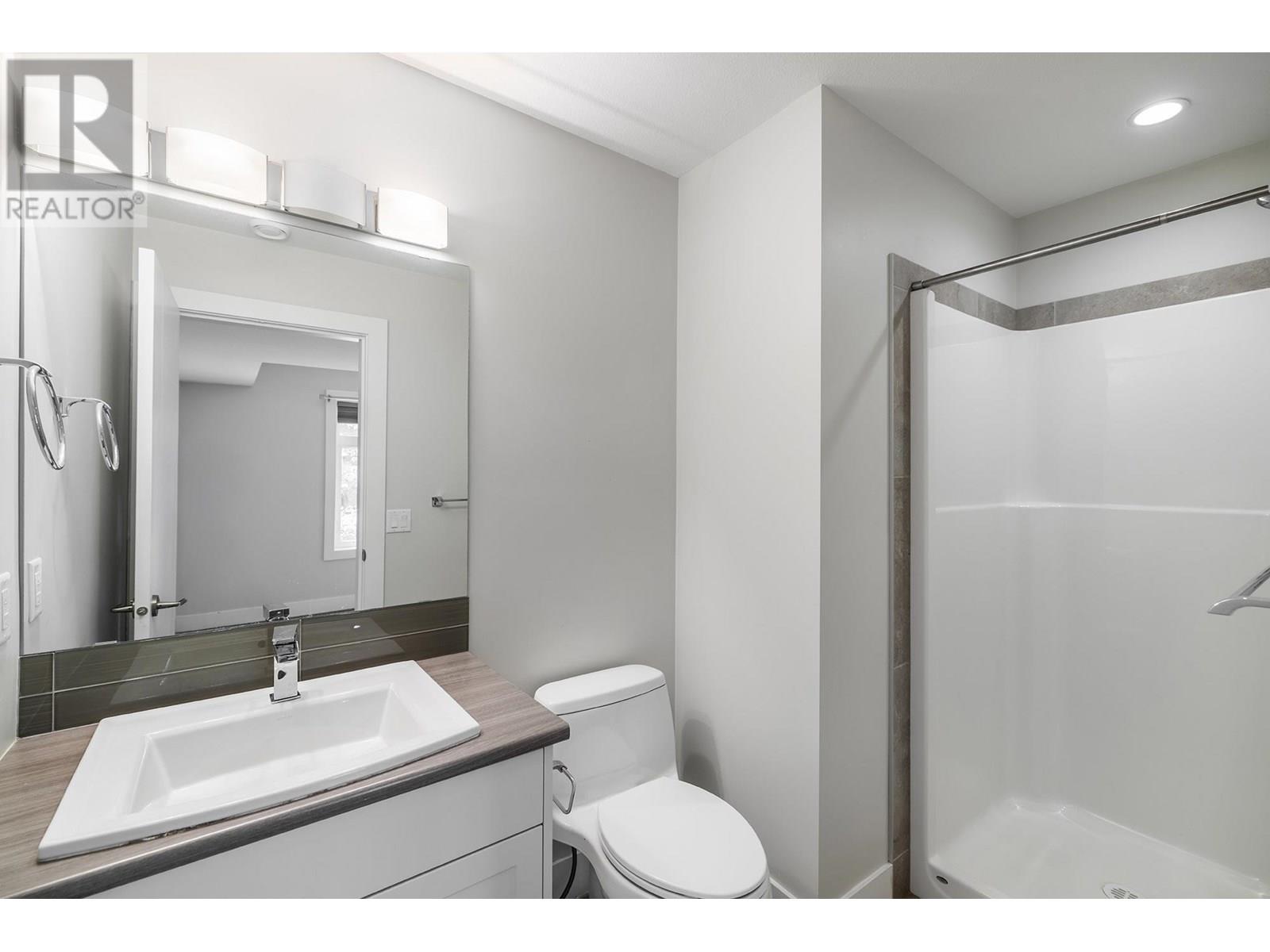 Photo 11 of 1102 Cameron Avenue Unit 3, Kelowna BC