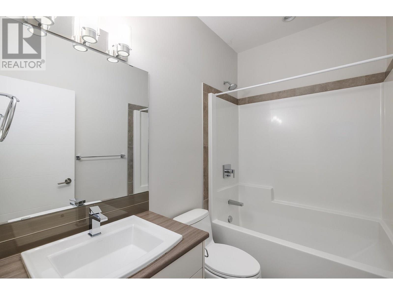 Photo 16 of 1102 Cameron Avenue Unit 3, Kelowna BC
