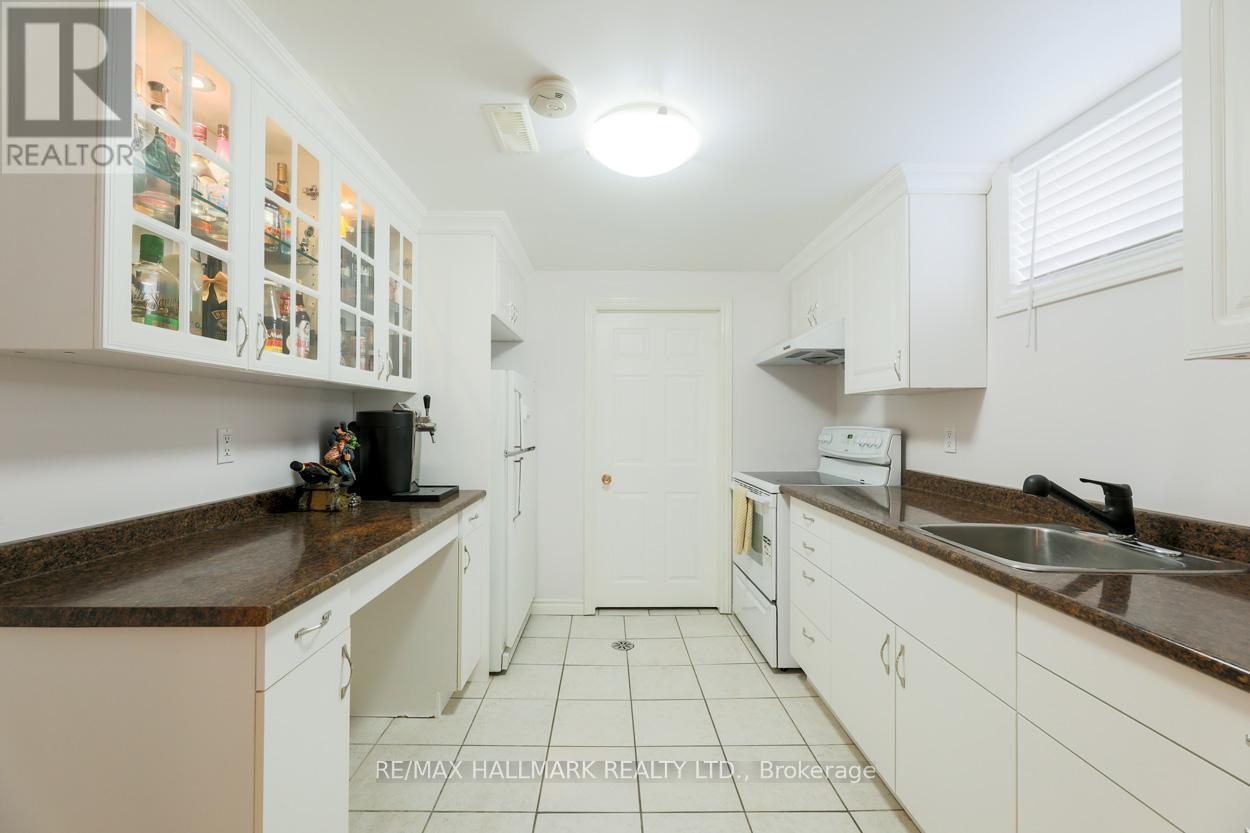 Single Family House Bungalow for Sale in  NEWPORT AVENUE Toronto (Oakridge) 