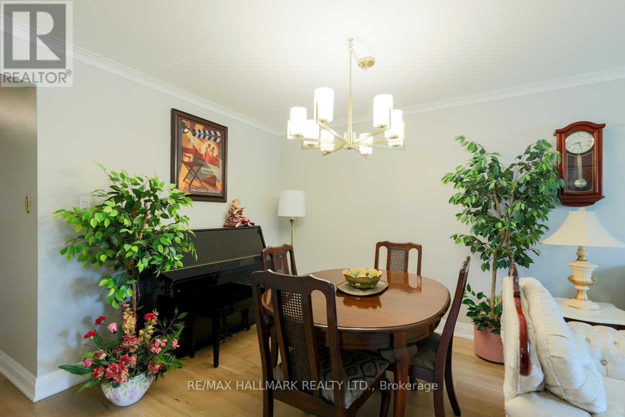 Single Family House Bungalow for Sale in  NEWPORT AVENUE Toronto (Oakridge) 