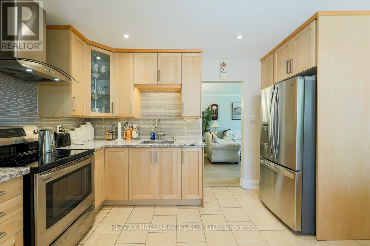 Single Family House Bungalow for Sale in  NEWPORT AVENUE Toronto (Oakridge) 
