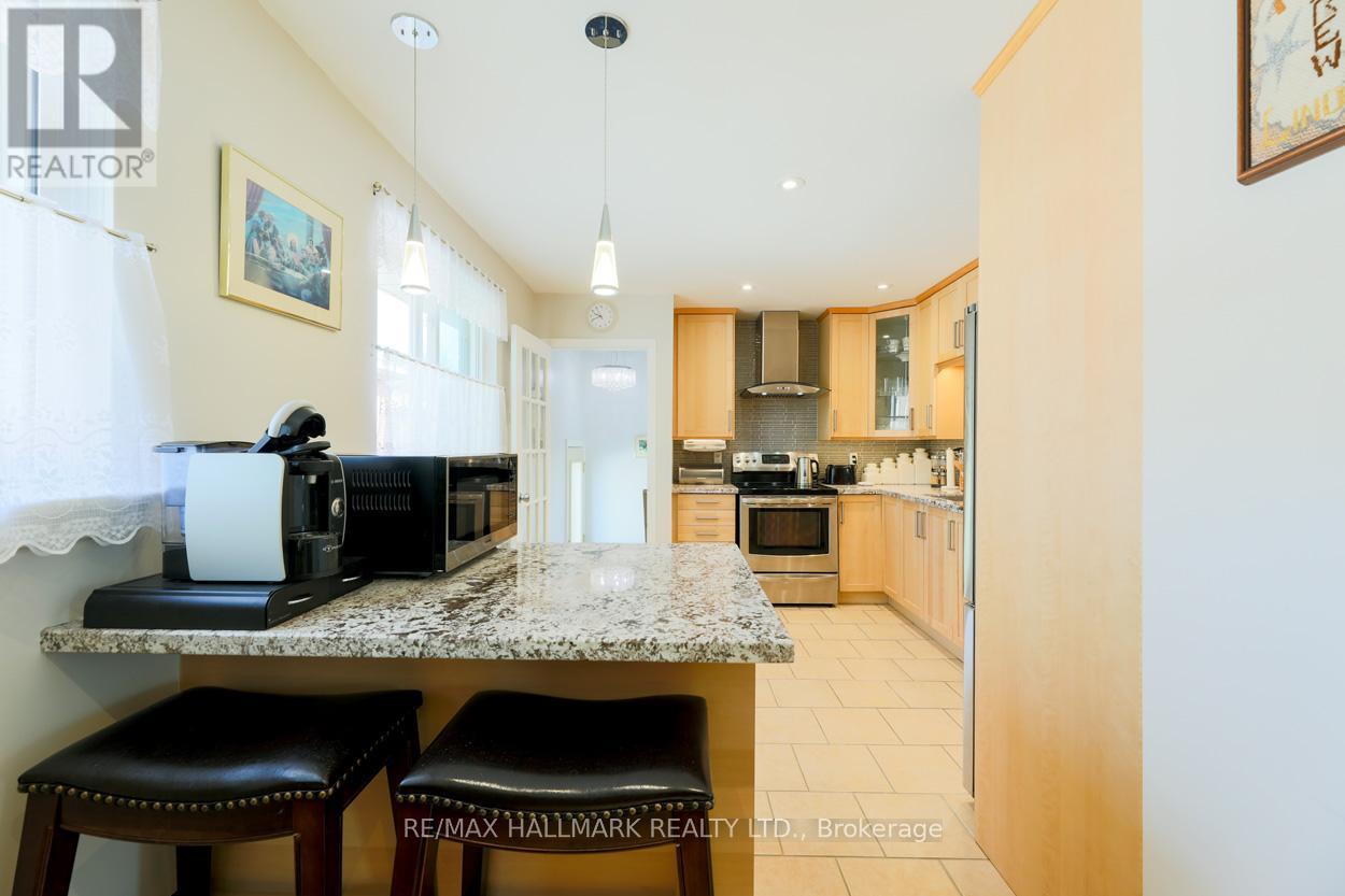 Single Family House Bungalow for Sale in  NEWPORT AVENUE Toronto (Oakridge) 