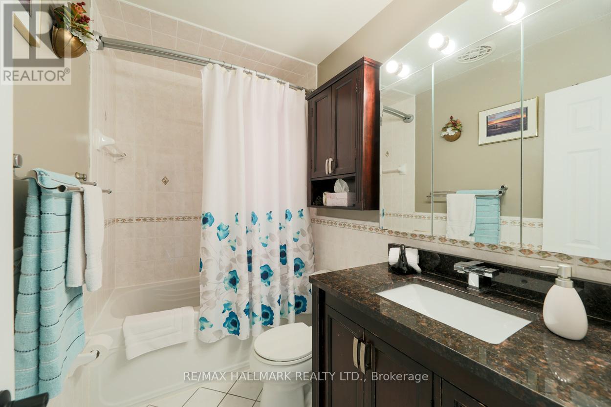 Single Family House Bungalow for Sale in  NEWPORT AVENUE Toronto (Oakridge) 