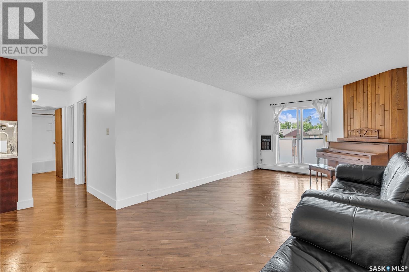 Single Family House Low rise for Sale in   Tait CRESCENT Saskatoon 