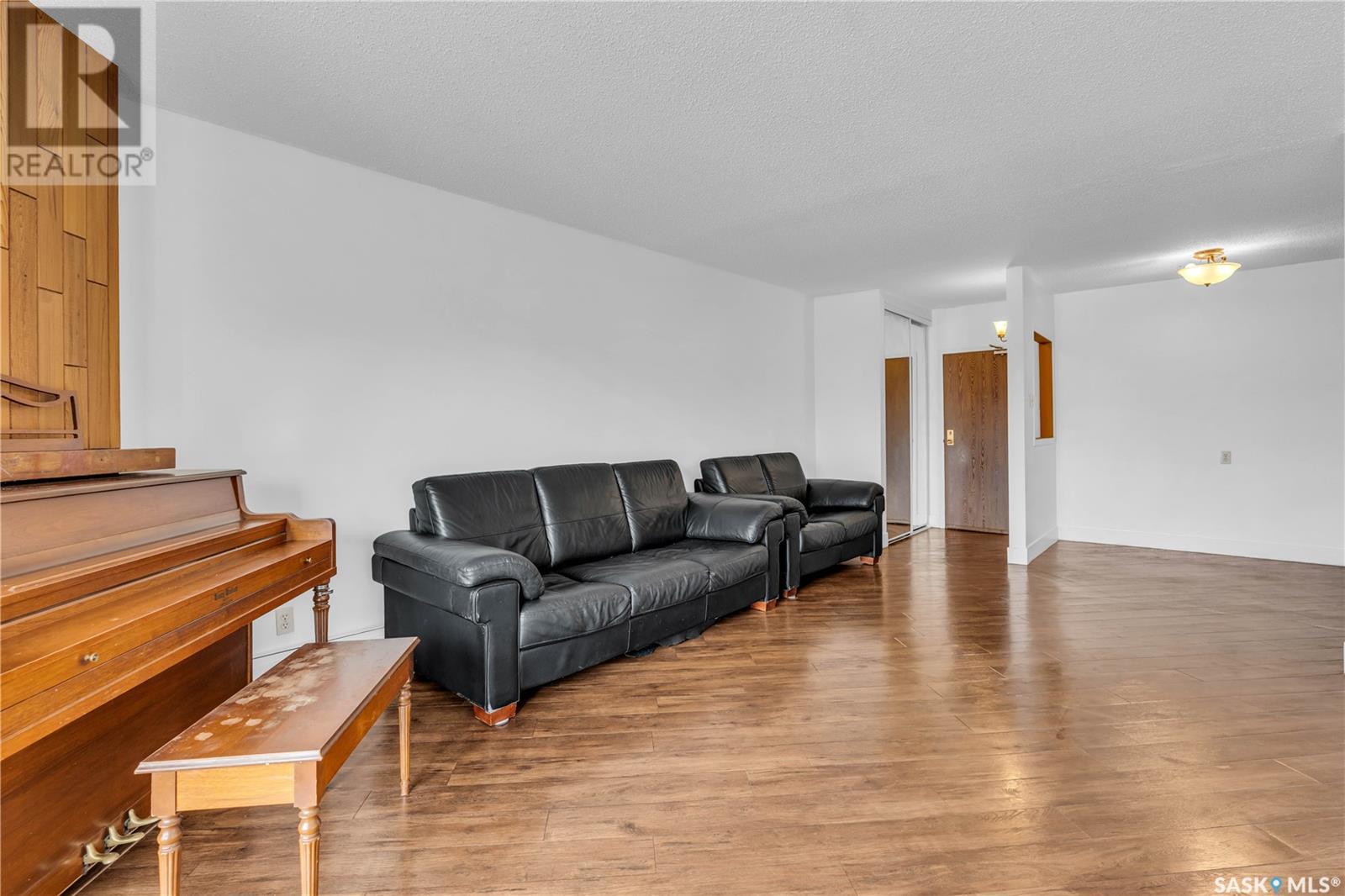 Single Family House Low rise for Sale in   Tait CRESCENT Saskatoon 