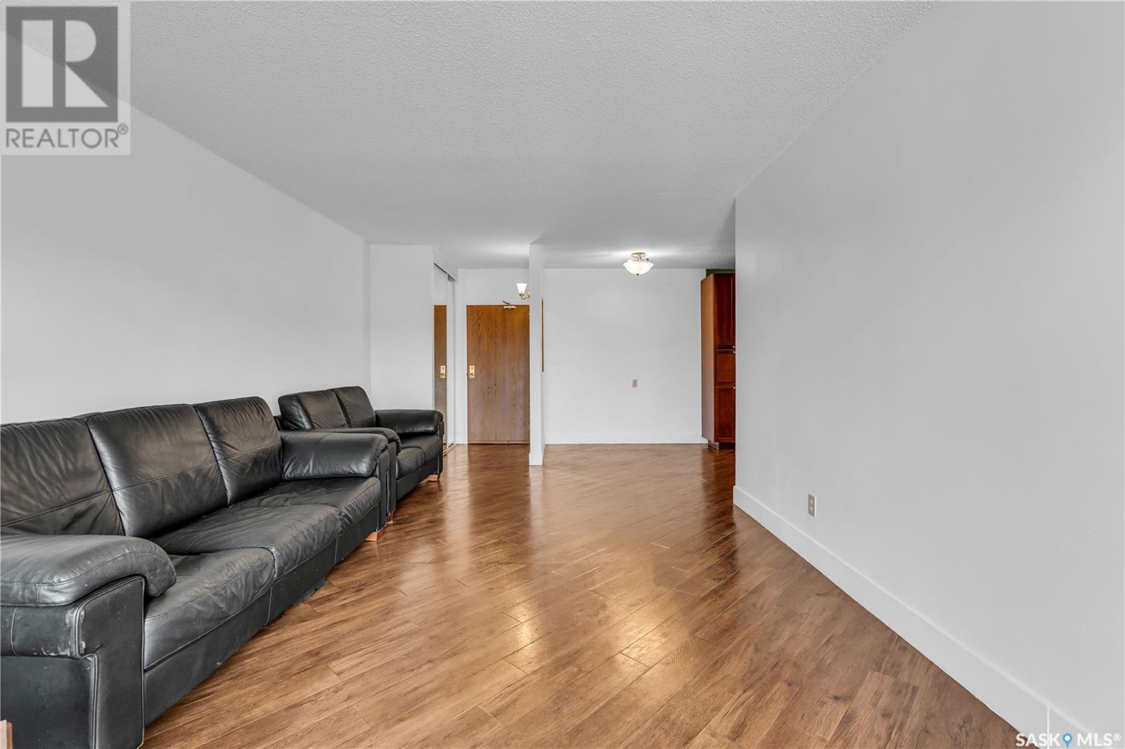 Single Family House Low rise for Sale in   Tait CRESCENT Saskatoon 