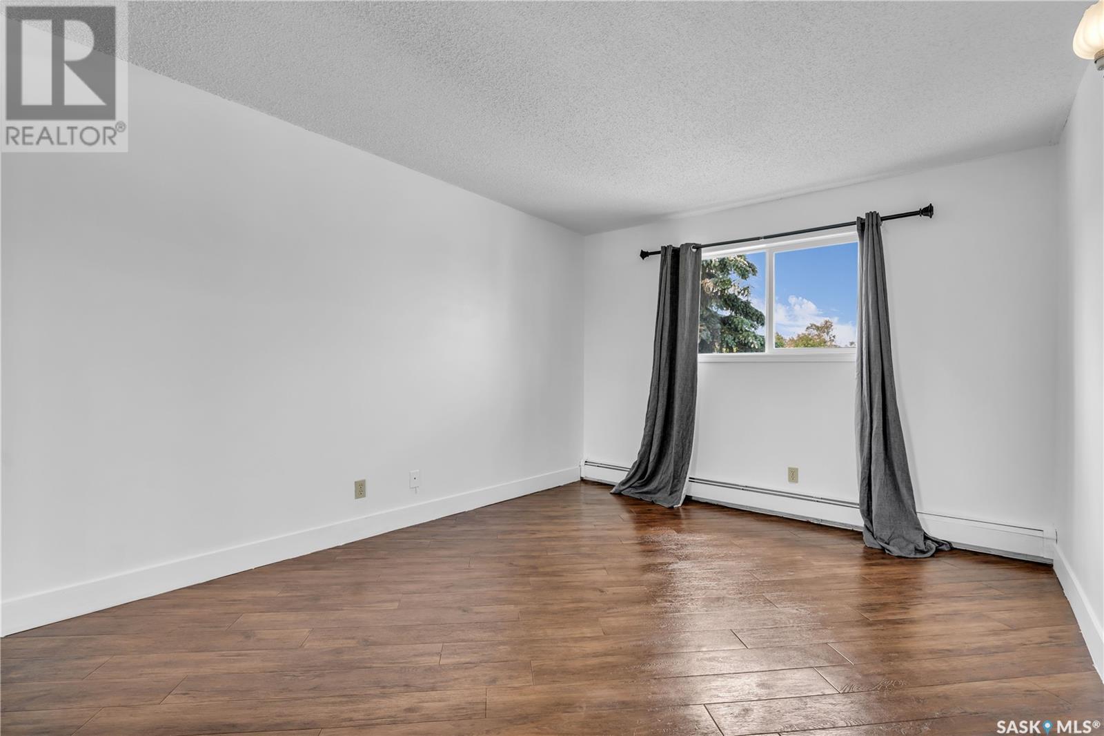 Single Family House Low rise for Sale in   Tait CRESCENT Saskatoon 