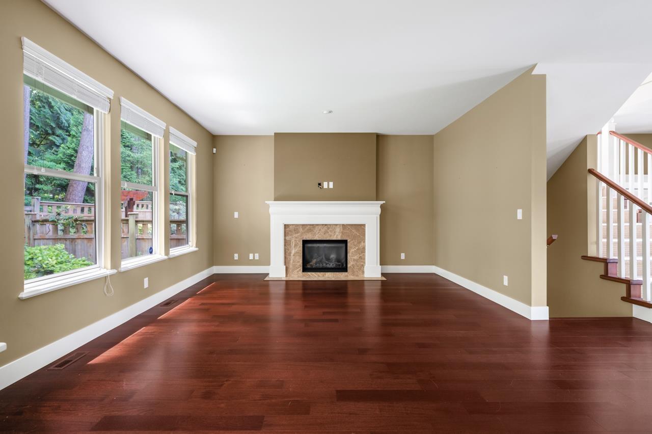 Photo 3 of 14208 36 A Avenue, Surrey BC