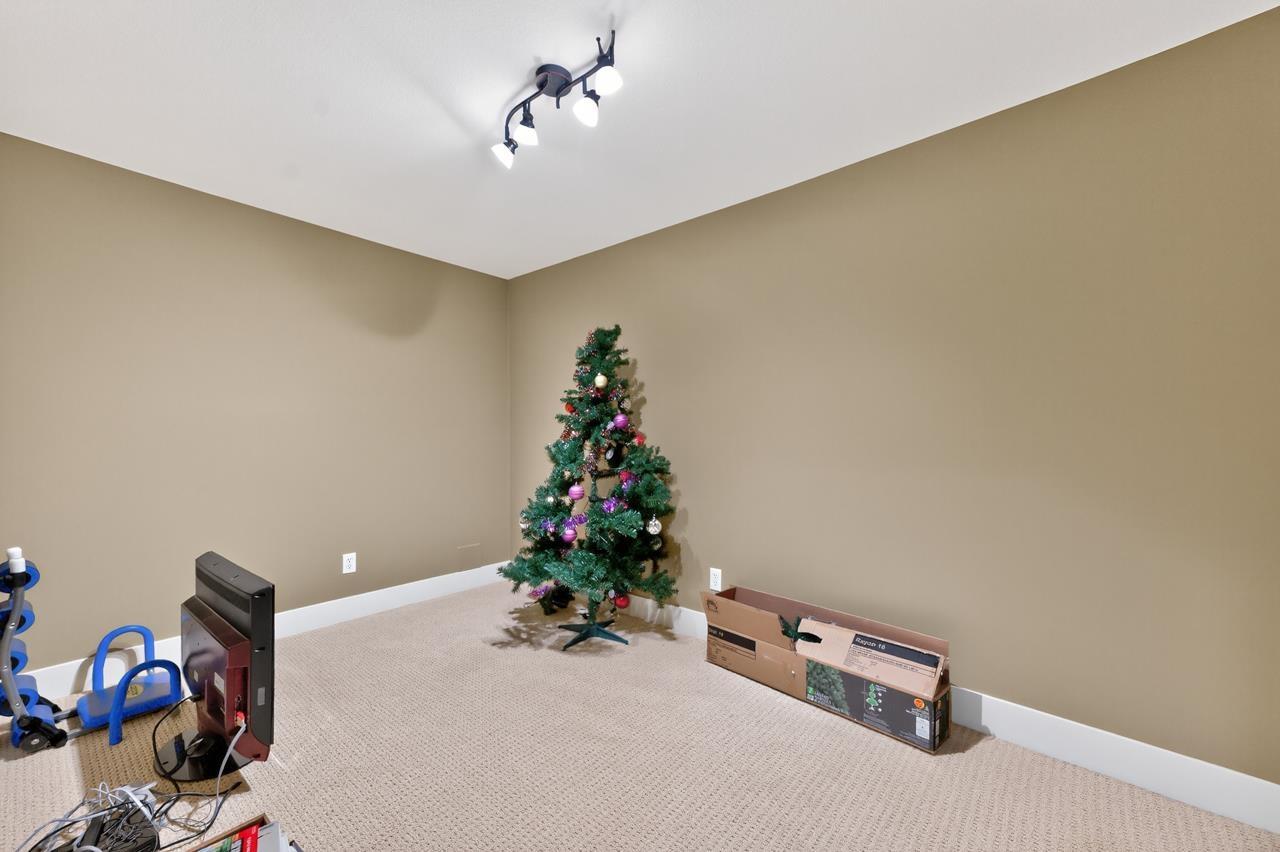 Photo 11 of 14208 36 A Avenue, Surrey BC