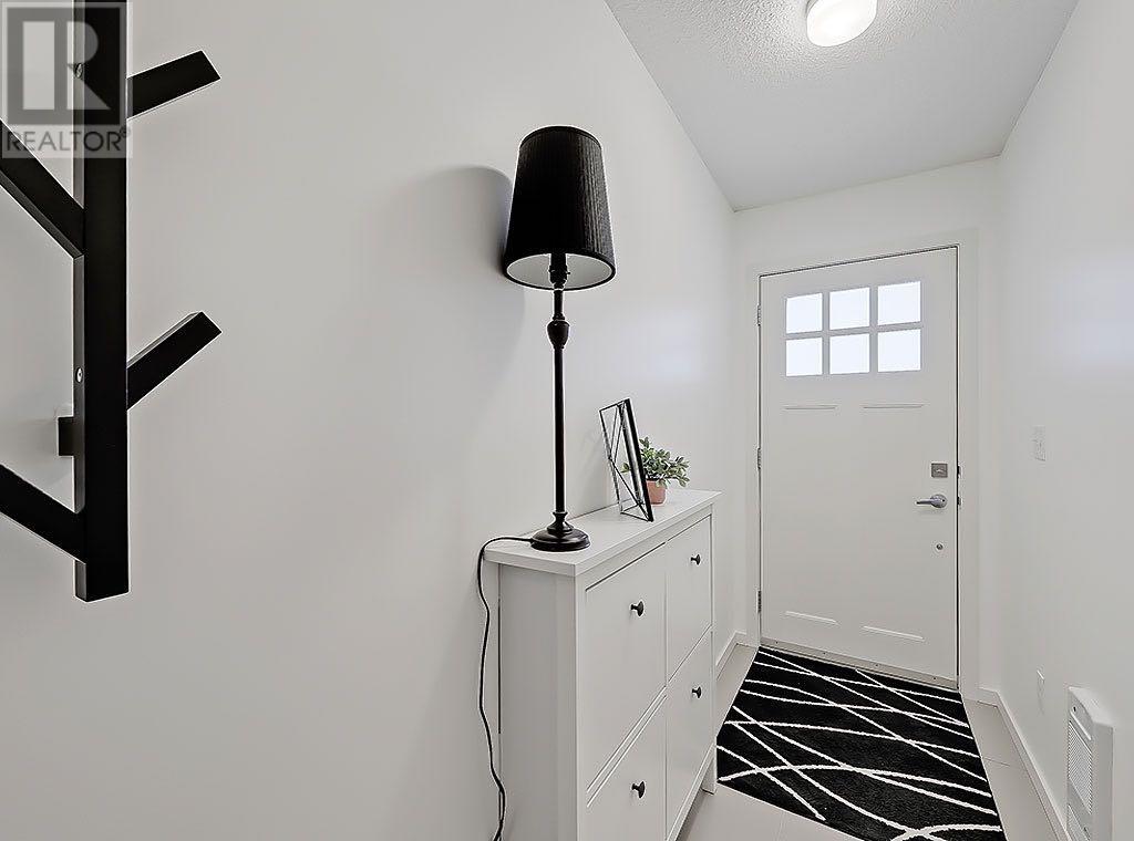 Single Family House for Sale in  Ascot Circle SW Aspen Woods Calgary 